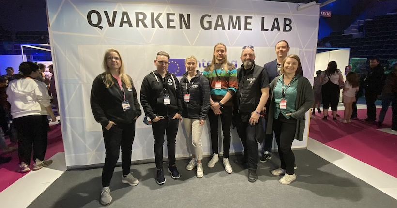 Kramfors kommun fanns med i Qvarken Game Lab:s monter under Arctic Week. Detta genom Susanne Königson (tre från vänster) och Jon Björkman (trea från höger).