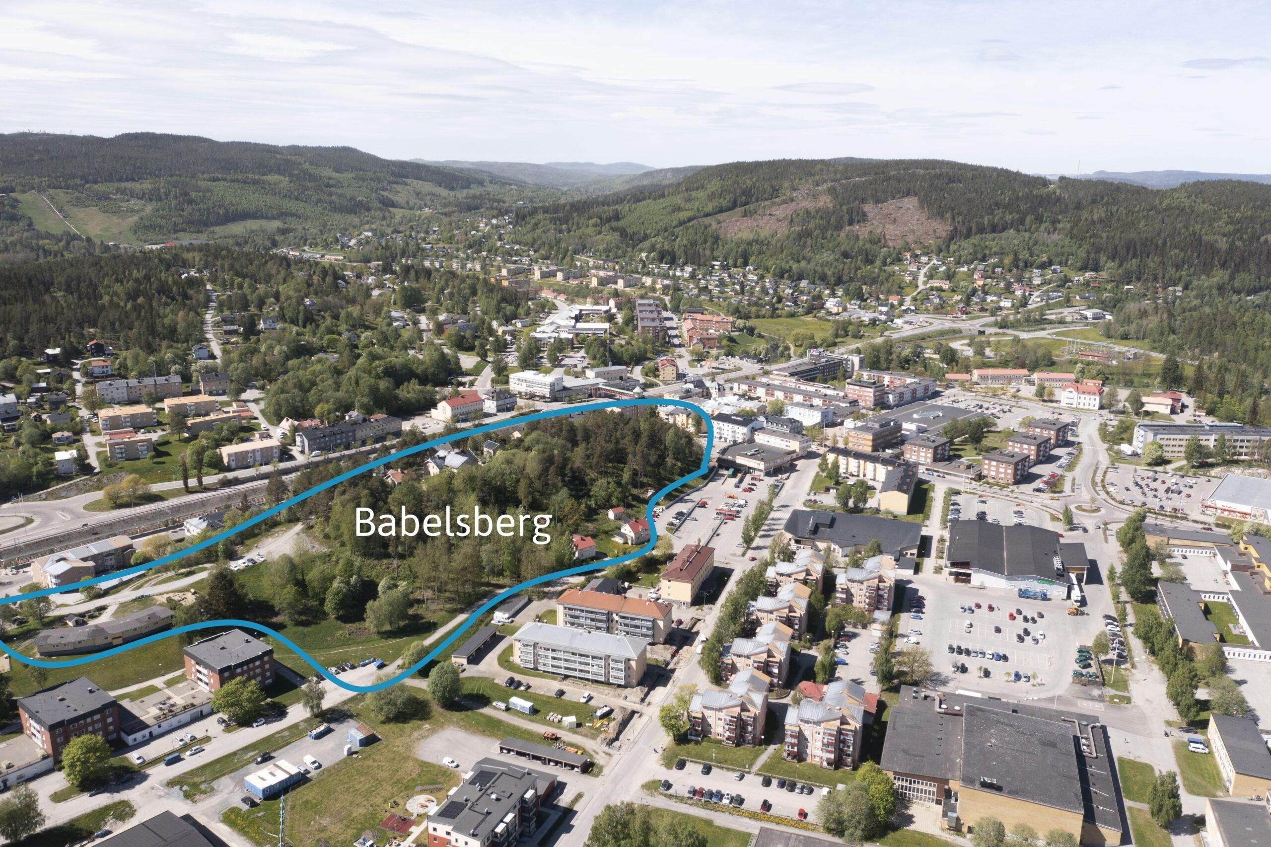 Flygfoto över Babelsberg och centrala Kramfors.